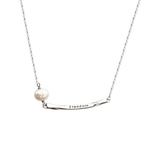 S925 sterling silver necklace featuring a freshwater pearl and Freedom engraved bar pendant