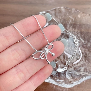 Collier Pendentif Nœud Papillon en Argent Sterling S925 Avec Chaîne Serpent Réglable Chaîne de Clavicule Douce Minimaliste pour Bijoux Femme