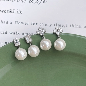 Boucles d'Oreilles Pendantes avec Tige en Argent Sterling 925 Künstliche Perles d'Imitation Élégant Zircone Cubique Trèfle Carré pour Femmes