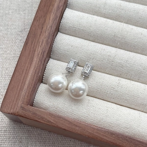 Boucles d'oreilles perles trèfle en argent S925 avec diamants carrés en coffret bijoux