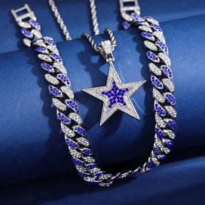 Parure hip hop avec pendentif étoile et chaîne cubaine glacée de pierres bleues et blanches