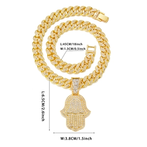 Détails du pendentif Main de Fatma avec dimensions de la chaîne cubaine de 45cm