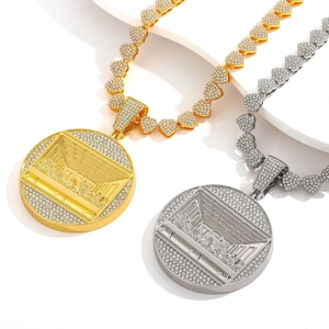 Collier hip hop à maillons cœur avec médaillon La Cène serti de zircons en or et argent