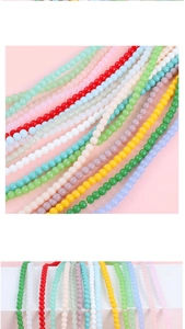 Macro-opname van 4mm gekleurde glaskralen in macaronkleuren voor DIY sieraden maken
