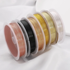 Set de hilo para joyería en seis colores metálicos en carretes para cuentas y manualidades