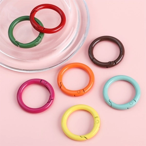 Pack of seven 30mm colorful metal spring carabiner clips for DIY keychains and crafts