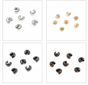 Detail van 5mm ijzeren open knijpkralen in vier metalen afwerkingen voor DIY sieraden