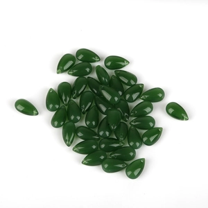 Perle in vetro ceco a goccia verde scuro con finitura lucida e foro passante