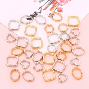 Mix aus geometrischen CCB Hohlperlen in Silber und Roségold für DIY-Schmuckherstellung