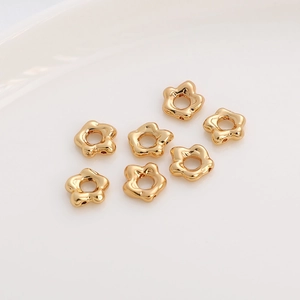 Perles d'espacement fleur de prunier dorées pour bijoux DIY lots de sept pièces