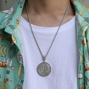 Collana hip hop con ciondolo rotondo in argento e zirconi incastonati per uomo