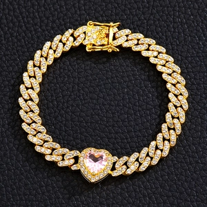 Goldene Cuban-Halskette mit weißen Strasssteinen und rosa Herz-Kristall-Mittelstück für Damen
