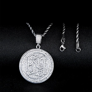 Collana hip hop con pendente rotondo argento e numero 69 ghiacciato su catena a corda