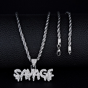 Collana con Pendente a Lettera Savage Hip Hop per Uomo Donna Lega Strass Iced Out Catena a Corda Gioielli Moda Streetwear