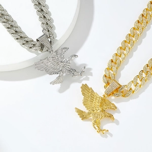 Herren Hip Hop Adler Flügel Anhänger Halskette Legierung Strass Tier Schmuck Dominante Retro Trend Punk Stil Halskette