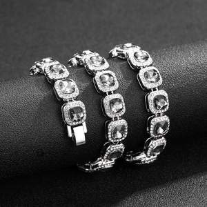 Catena cubana da 12mm in argento con cristalli quadrati di ossidiana e micro diamanti chic