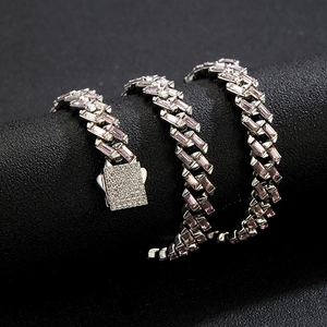 Hip hop 12mm Cubaanse ketting met roze strassteentjes en ijskoude veersluiting