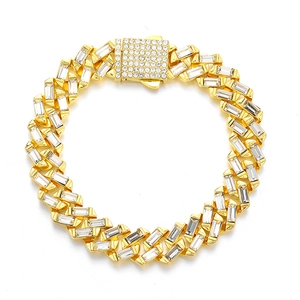 Vergulde Cubaanse schakelarmband met fonkelende zirkonia en een luxe pavé sluiting