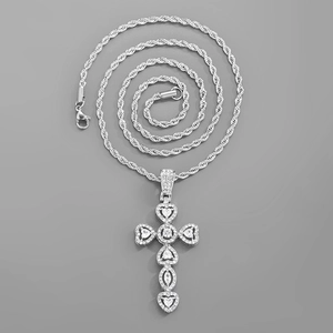 Collana a croce vintage in argento con pendenti in zircone a cuore e catena a corda