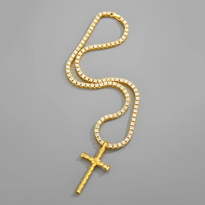 Chaîne tennis dorée hip hop avec pendentif croix serti et motif texturé en bambou