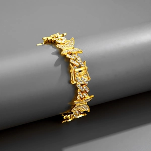 Chaîne cubaine dorée de luxe avec papillon orné de diamants étincelants pour femmes