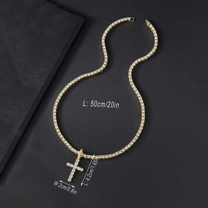 Chaîne tennis dorée avec pendentif croix en zircon 4,2cm sur 2cm et collier de 50cm