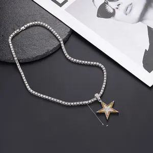 Colgante de estrella hip hop con circonitas blancas y amarillas de 5 cm por 3,7 cm medida