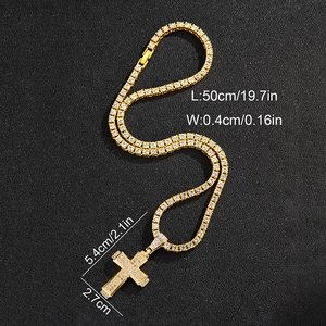 Collier hip-hop doré avec chaîne de tennis et pendentif croix serti de strass
