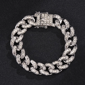 Chaîne cubaine 15mm argentée sertie de cristaux de zircone taille baguette pour hommes