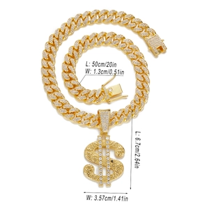 Détail du pendentif dollar doré serti de diamants sur chaîne cubaine avec mesures