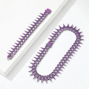 Parure hip hop avec chaîne à lames gris anthracite et zircons violets style urbain