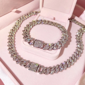 Conjunto de collar y pulsera de cadena cubana plateada con circonitas en estuche