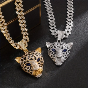 Collier Pendentif Tête de Léopard de Luxe Sertissage Complet de Zircone Or Argent Chaîne Cubaine Bijoux Animaux Audacieux
