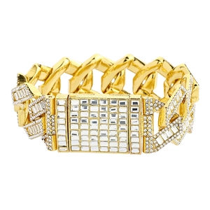 Detailansicht eines goldfarbenen Panzerarmbands mit Baguette- und Rundzirkonia-Besatz