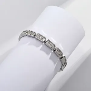 Luxury silver-plated Cuban bracelet with cubic zirconia paving on geometric chain links