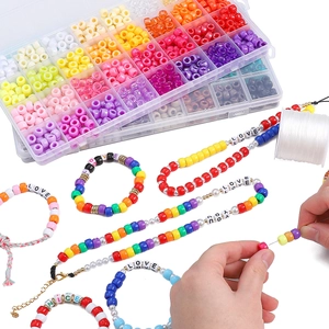 Kit de perles arc-en-ciel DIY avec perles poney et breloques de lettres pour bijoux