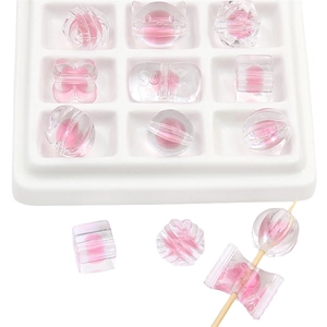 Mélange de perles en acrylique rose facettées en forme de cœur et de chat en plateau