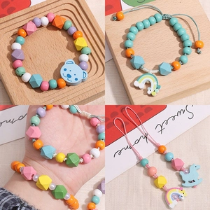 Achthoekige 10mm houten kralen met kleurrijke cartoonhangers voor DIY-sieraden en kettingen