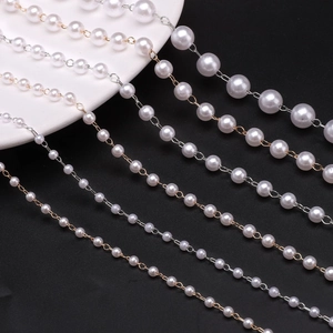 Catena di perle ABS bianche di varie dimensioni con ganci in metallo oro e argento