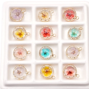 18K gold-plated copper resin pendants with real dried flowers for DIY jewelry making