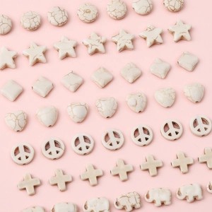 Perles en turquoise blanche synthétique formes étoile cœur et éléphant pour bijoux DIY