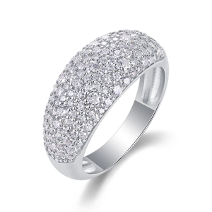 Anillo de banda ancha en plata de ley S925 con pavé completo de piedras moissanita