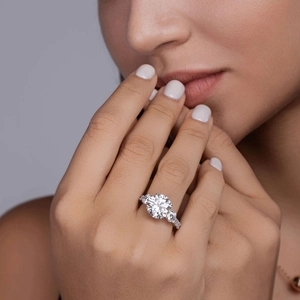 Luxury 5 Carat Round Cut Moissanite Ring 925 Sterling Silver Three-stone Engagement Ring With GRA Certificate For Women Jewelry Gift