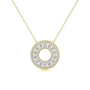 Vue détaillée du pendentif rond en argent S925 avec pavage de moissanites de couleur D