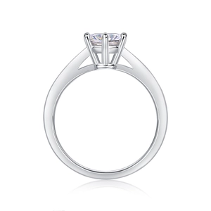 Classic six-prong solitaire engagement ring in S925 silver with a brilliant round diamond