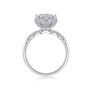 Bague luxueuse en argent 925 avec moissanite et monture en forme de fleur de couronne royale