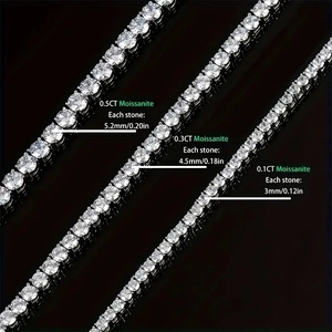 Größenvergleich von 0,1ct bis 0,5ct Moissanit-Tennisketten auf schwarzem Grund