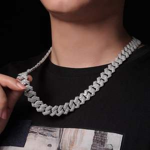 Cadena cubana de lujo en plata S925 con piedras moissanita y diseño de zig-zag moderno