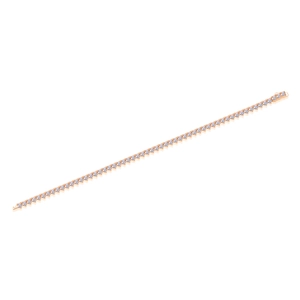Detail eines Tennisarmbands in Roségold mit weißen Moissaniten und Klappverschluss