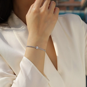 Elegant S925 sterling silver Cuban chain bracelet with center round moissanite for women